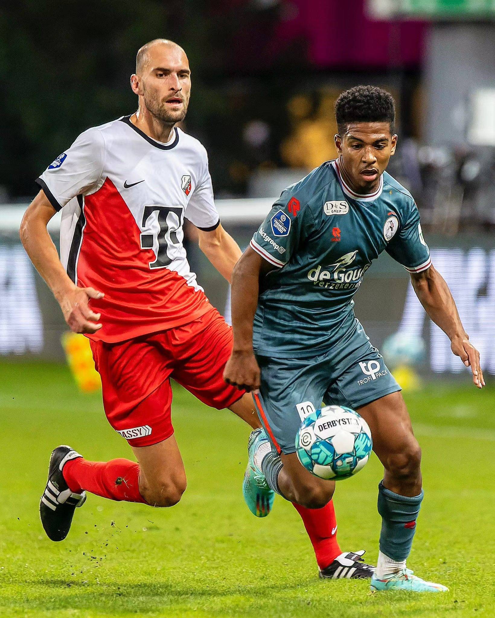 曼城愿意与 曼城愿意与